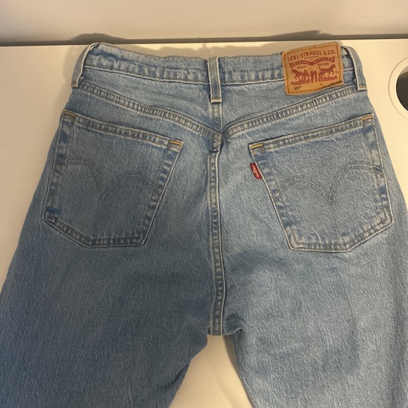 Levi 501s blue jeans in size 27, 30 long - Picture 2 of 2
